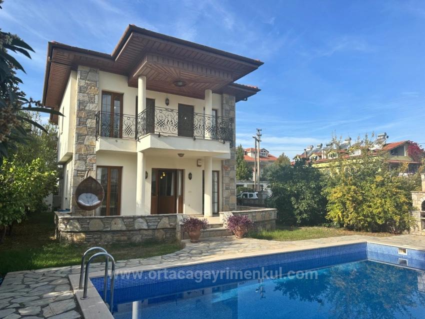 4+1 Villa Zum Verkauf Auf Einem 500 M² Großen Grundstück In Der Nähe Des Zentrums Von Dalyan