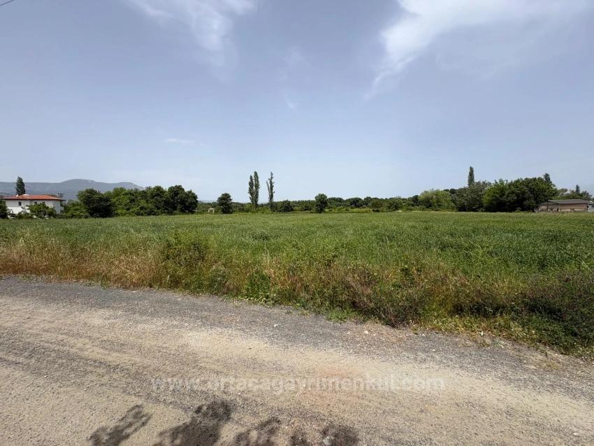 2100 M2 Großes Grundstück Zum Verkauf In Okçular Marmaris.
