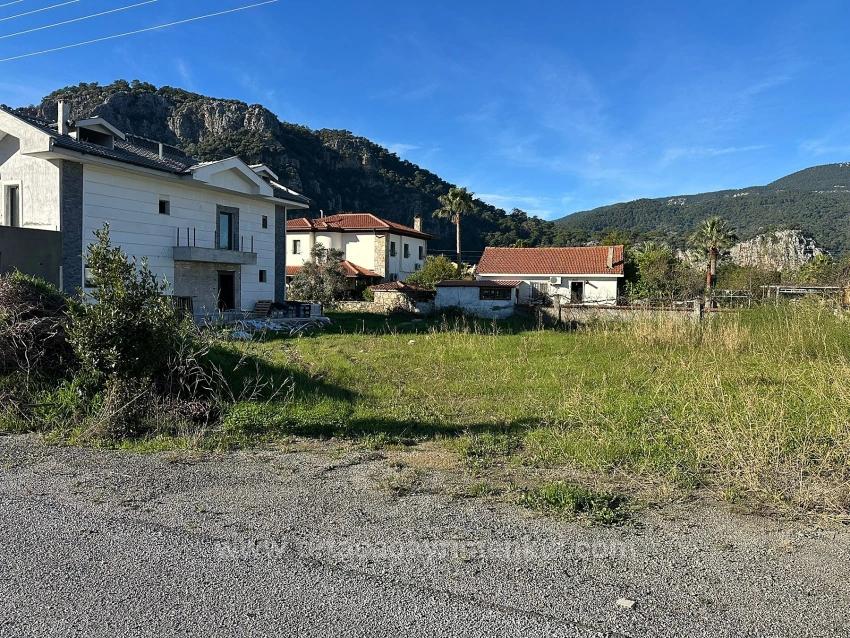 841 M² Großes Grundstück Zum Verkauf In Dalyan Gülpınar Mit 15 % Bebauung.