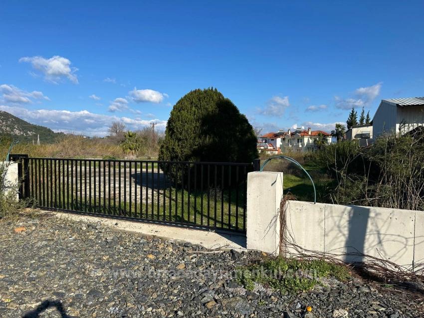 5.111 M² Großes Gewerbe- Und Wohngrundstück Zum Verkauf, Direkt An Der Hauptstraße In Dalyan Gelegen