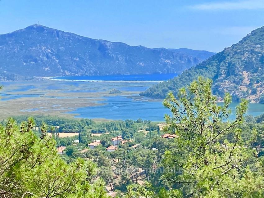 Feld Zu Verkaufen in Çandır Bz. Köyceğiz - Feld-Zonierung - 1.252 m²