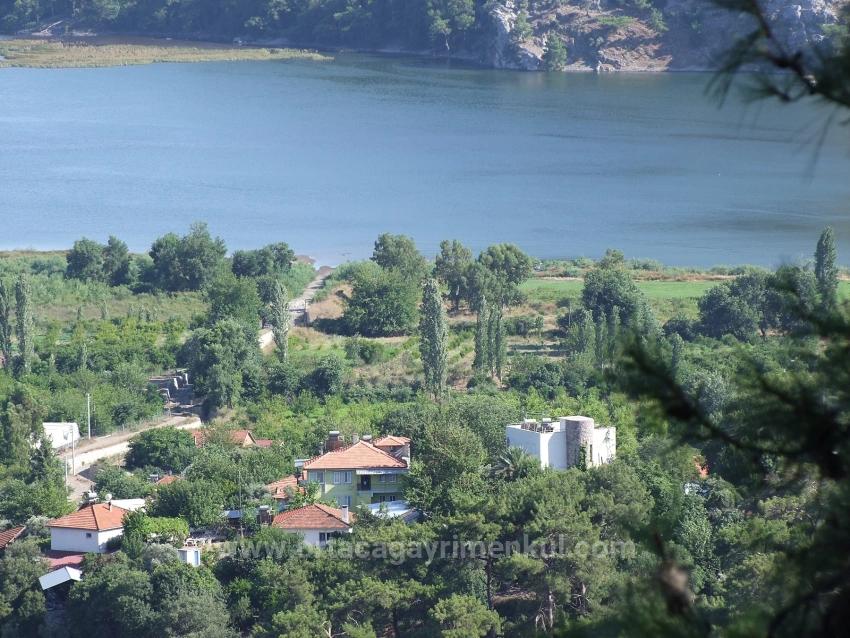 1252M2 Grundstück Zum Verkauf Mit Seeblick In Çandır