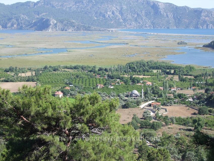 1252M2 Grundstück Zum Verkauf Mit Seeblick In Çandır