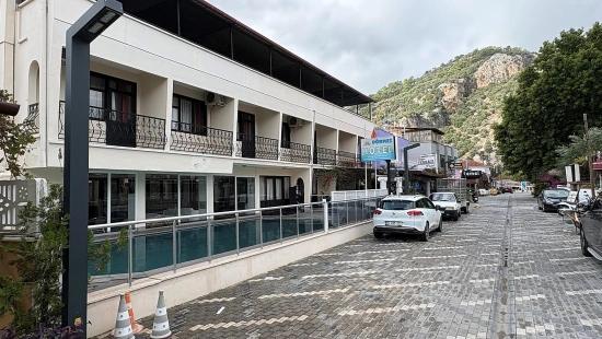 30-Zimmer-Hotel In Dalyan Zu Verkaufen, In Der Nähe Des Kanals