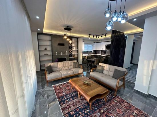 4+1 Villa Zum Verkauf In Eskiköy, Gelegen Auf Einem 14.136 M² Großen Grundstück