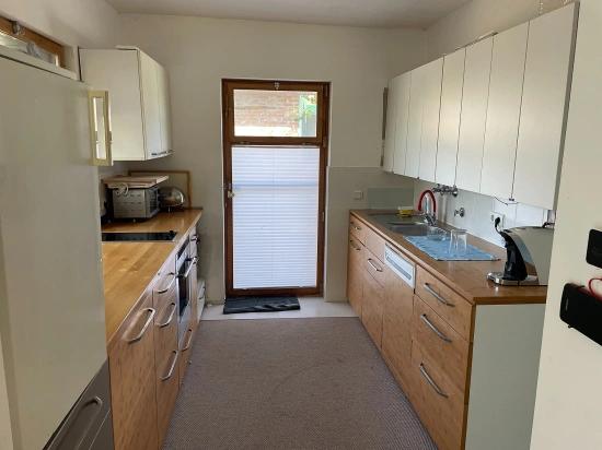 Freistehendes, Eingeschossiges Haus Auf Einem 2882 M² Großen Grundstück In Eskiköy Zu Verkaufen.