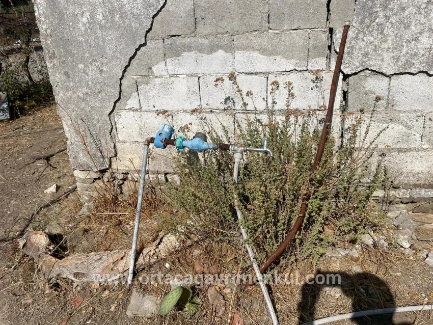 1+0-Zimmer Einfamilienhaus Zu Verkaufen in Çandır Bz. Köyceğiz - 2.765 m²