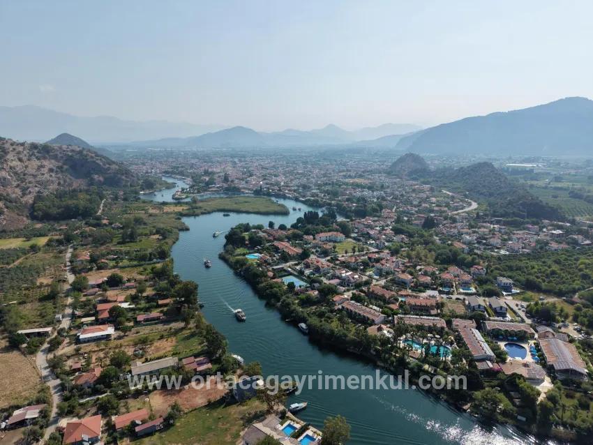 Feld Zu Verkaufen in Çandır Bz. Köyceğiz - Feld-Zonierung - 20.000 m²