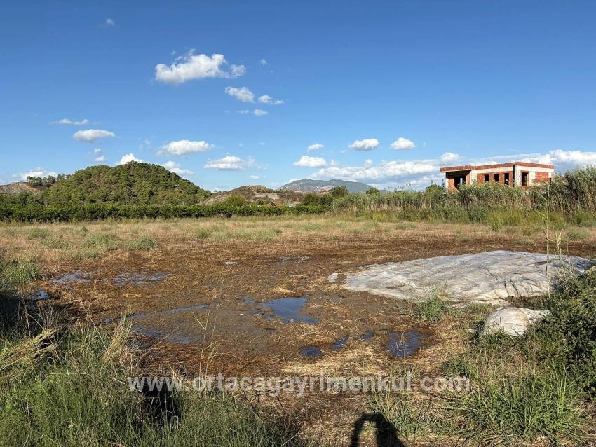 Land Zu Verkaufen in Yeşilyurt Bz. Ortaca - Gehäuse-Zonierung - 3.999 m²