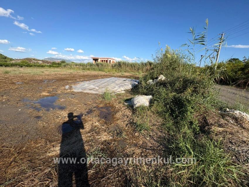Land Zu Verkaufen in Yeşilyurt Bz. Ortaca - Gehäuse-Zonierung - 3.999 m²