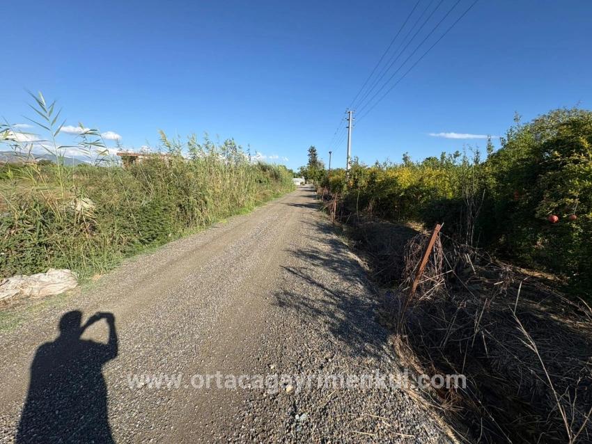 Land Zu Verkaufen in Yeşilyurt Bz. Ortaca - Gehäuse-Zonierung - 3.999 m²