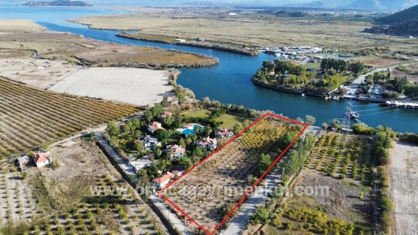 Land Zu Verkaufen in Çandır Bz. Köyceğiz - Gehäuse-Zonierung - 5.900 m²