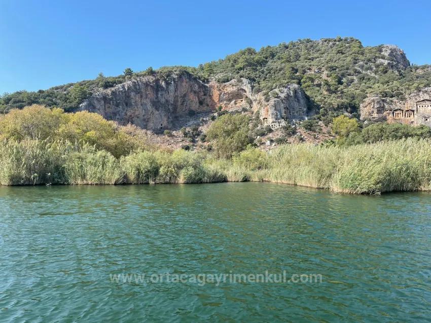 2765M2 Detached House For Sale In Çandır, Right Next To The Canal