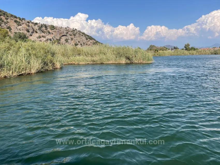 2765M2 Detached House For Sale In Çandır, Right Next To The Canal