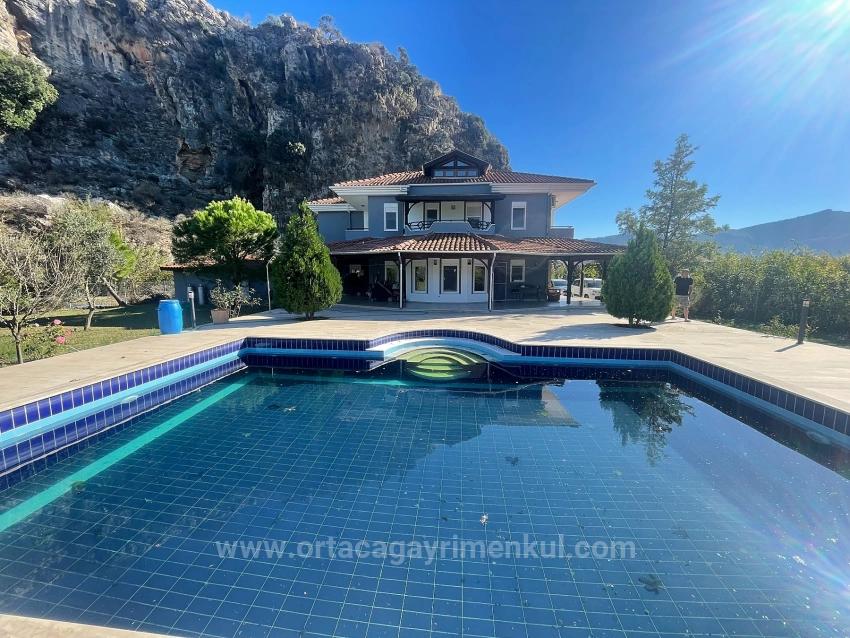 4+2 Villa For Sale On A 6000M2 Plot In Dalyan Gülpınar