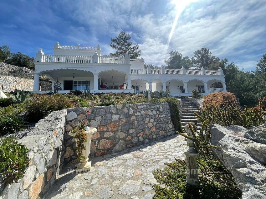 Vip Villa For Sale In Gökbel, On A 5000M2 Plot With Full Sea View.