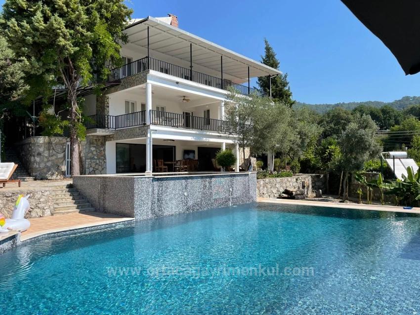 5+2 Bedroom Villa For Sale in Çandır Nbh. Köyceğiz - 1.232 m²