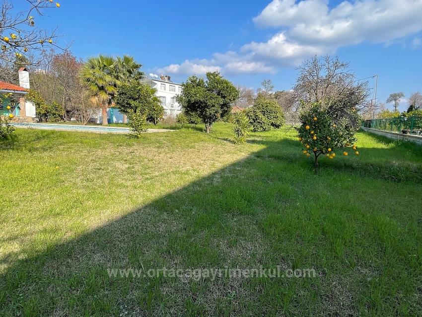 Detached Single-Story House For Sale On A 2882 M2 Plot In Eskiköy.