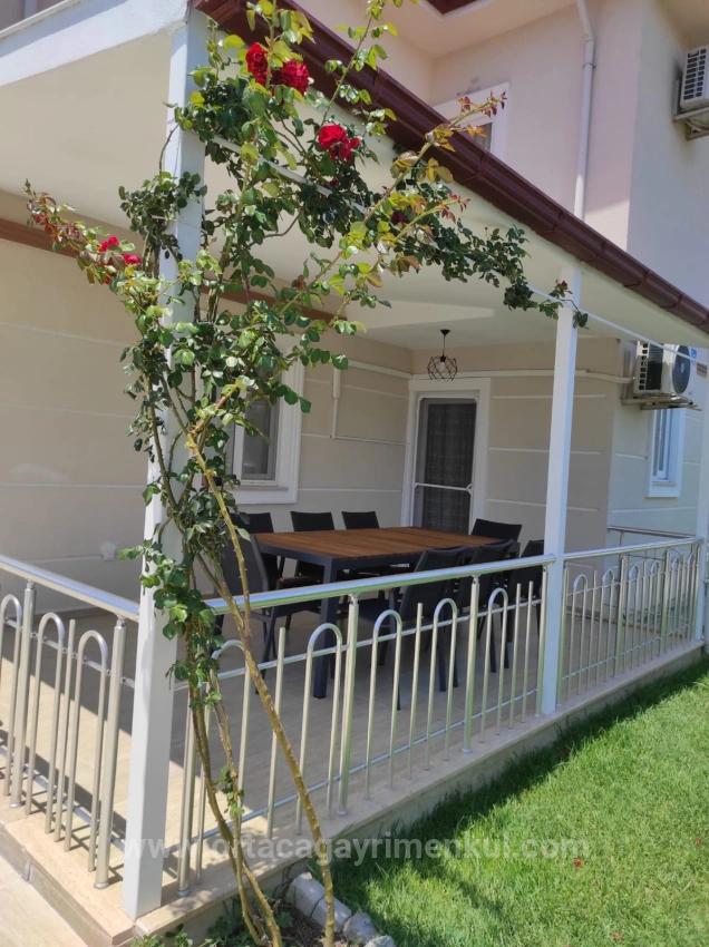 4+1 Villa For Sale On A Corner Plot Of 545M2 In Dalyan Gülpınar