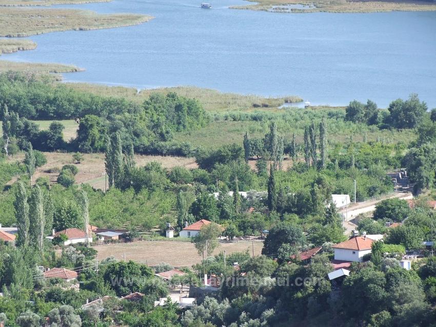 1252M2 Land For Sale With Lake View In Çandır