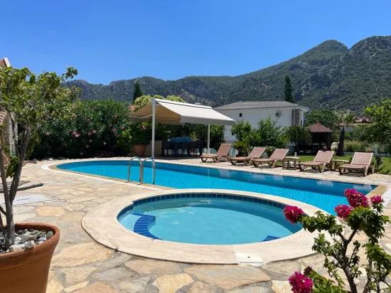 Dalyan In Arıkbaşı 4+1 For Sale Villa