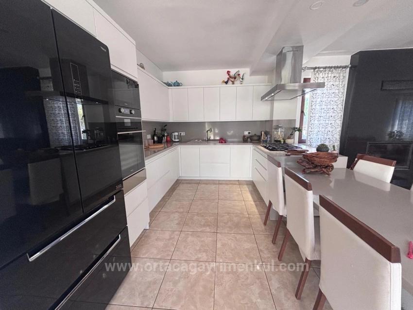 Вилла 5+1 На Продажу На Угловом Участке Площадью 980 М2 В Дальян-Мараше