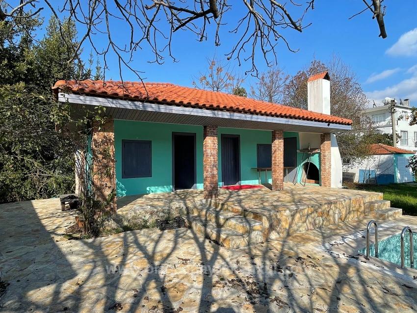 Продается Отдельно Стоящий Одноэтажный Дом На Участке Площадью 2882 М2 В Городе Эскикёй.