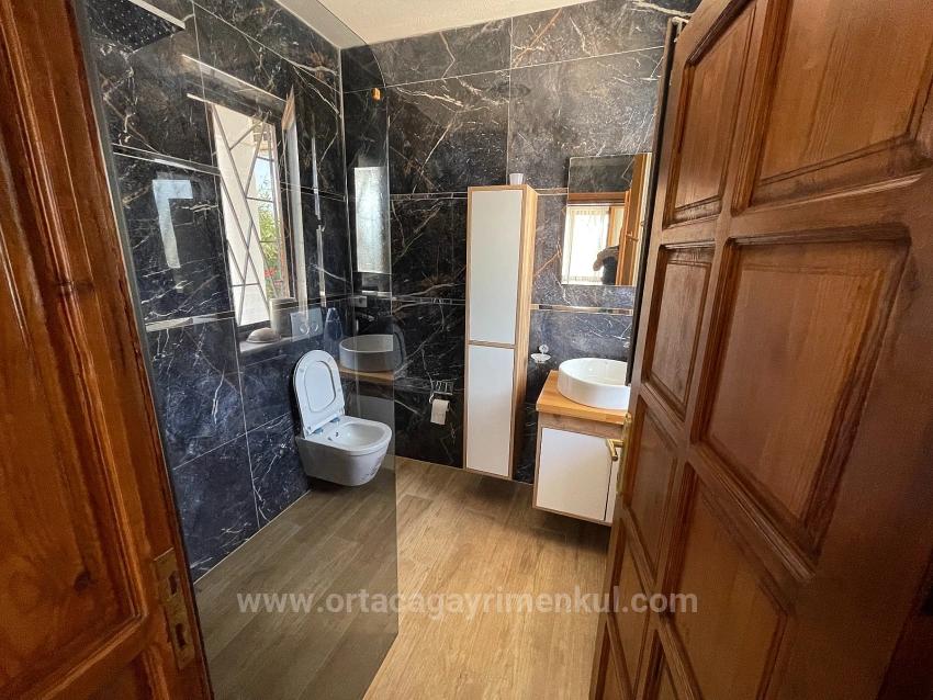 Роскошная Вилла С 4 Спальнями И 1 Ванной Комнатой Продается На Участке Площадью 7000 М2 С Видом На Пляж Далян Истузу.