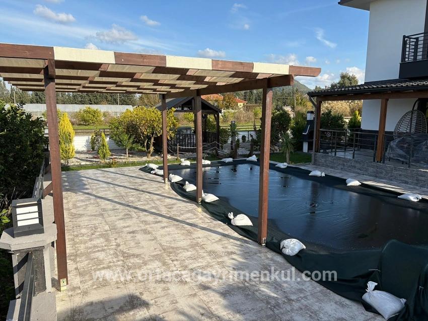Для Продажи Вилла 4+1 в Eskiköy Ortaca - 14.136 m²