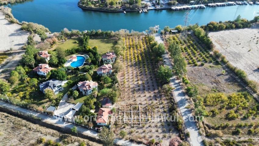 Для Продажи Сюжет в Çandır Köyceğiz - Под Жилье застройку - 5.900 m²