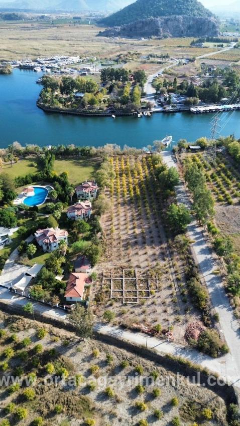 Для Продажи Сюжет в Çandır Köyceğiz - Под Жилье застройку - 5.900 m²