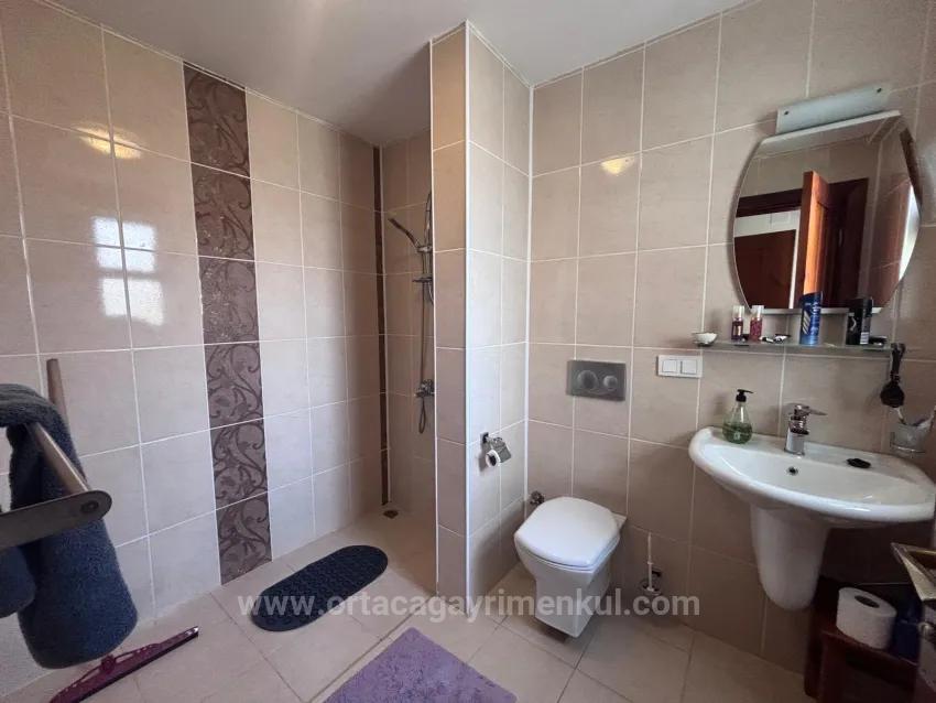 Dalyan Maraş'ta Köşebaşı 980M2 Arsa İçerisinde 5+1 Satılık Villa