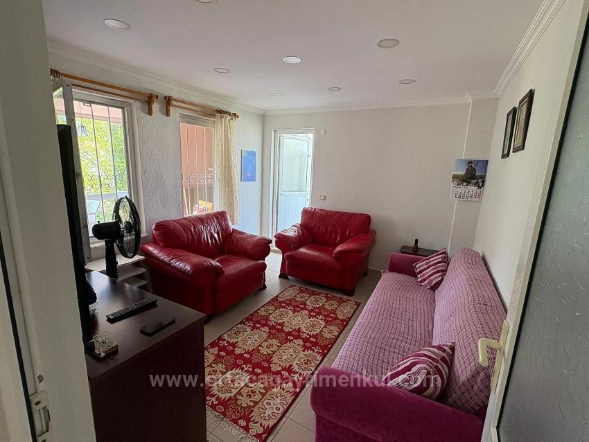 Okçular'da 514M2 Arsa İçerisinde 2 Katlı Satılık Ev