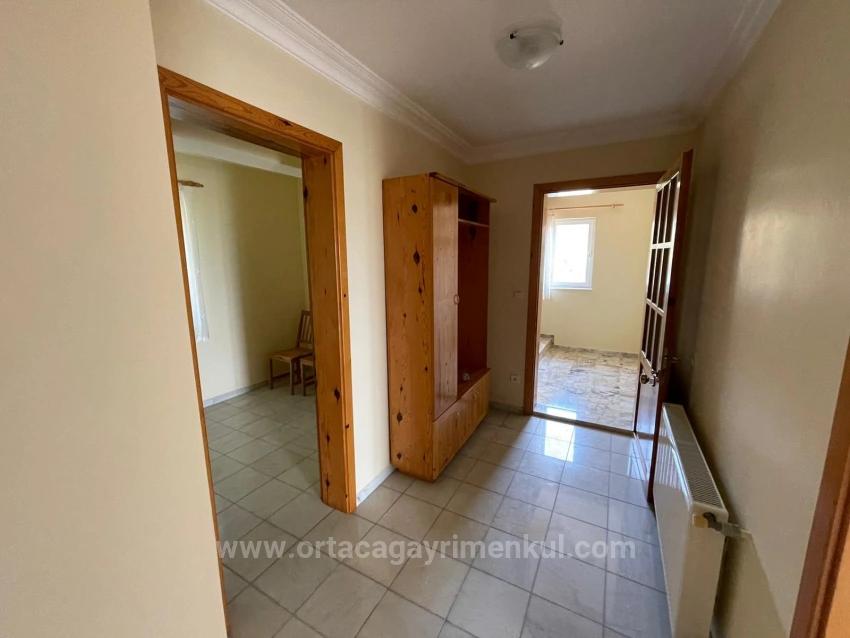 Çandır'da Deniz Ve Göl Manzaralı 5+2 Satılık Villa