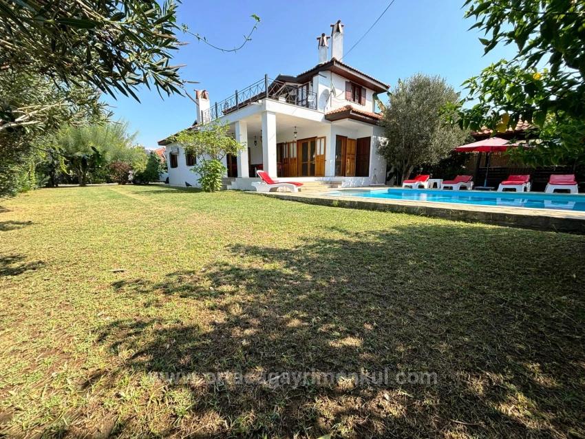 Dalyan Arıkbaşı'nda 600M2 Arsa İçerisinde Satılık Villa