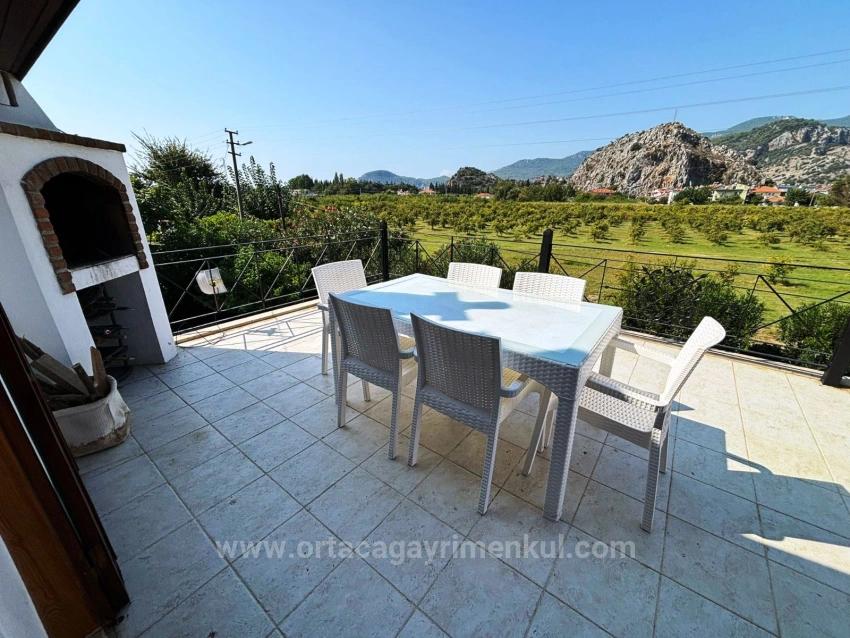 Dalyan Arıkbaşı'nda 600M2 Arsa İçerisinde Satılık Villa