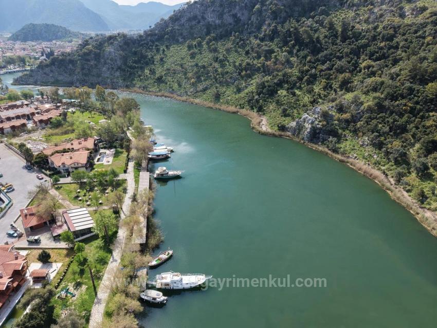 Dalyan Gülpınar'da Kanala Sıfır 2600M2 %20 Turizm İmarlı Satılık Arsa