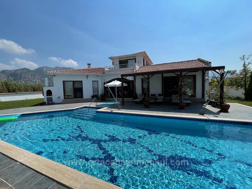 Ortaca Dalyan Mah. Satılık 4+1 Villa - 7.000 m²