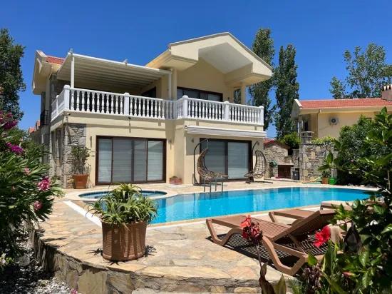 Dalyan Arıkbaşı'nda 4+1 Satılık Villa