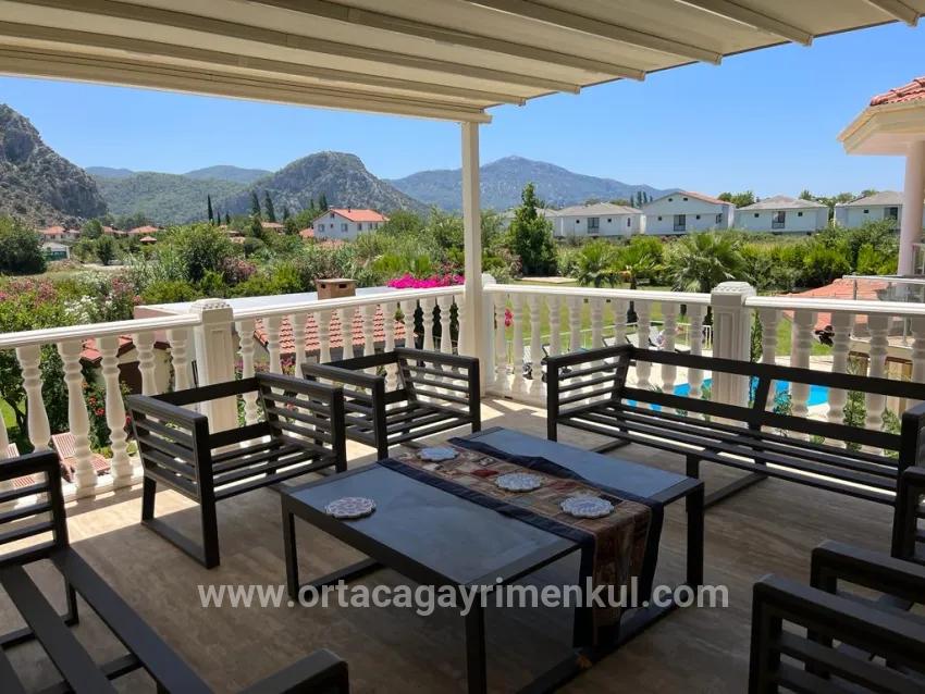 Ortaca Dalyan Mah. Satılık 4+1 Villa - 880 m²