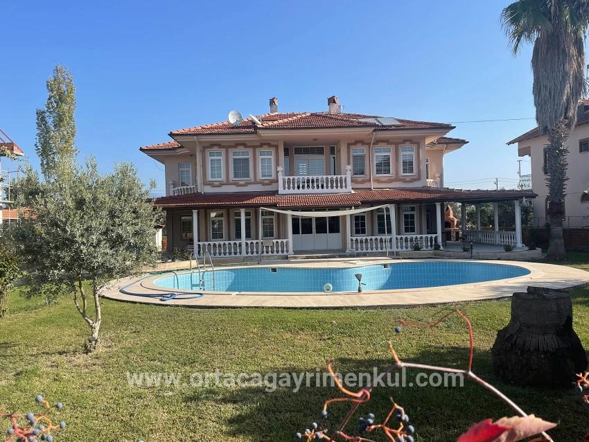 Ortaca Dalyan Mah. Satılık 4+1 Villa - 1.000 m²