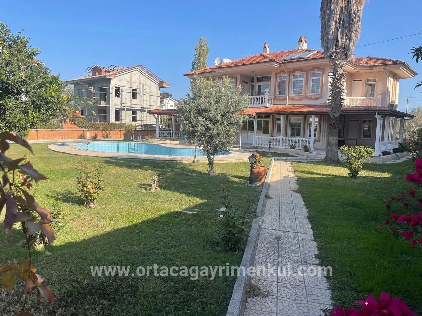 Ortaca Dalyan Mah. Satılık 4+1 Villa - 1.000 m²