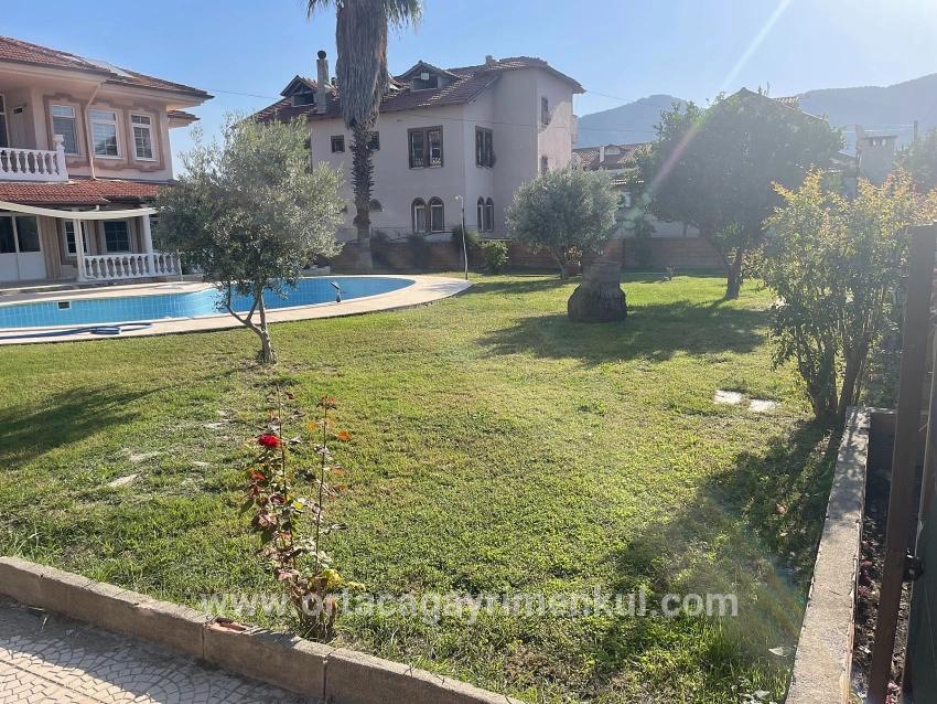 Ortaca Dalyan Mah. Satılık 4+1 Villa - 1.000 m²