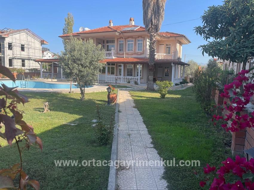 Ortaca Dalyan Mah. Satılık 4+1 Villa - 1.000 m²