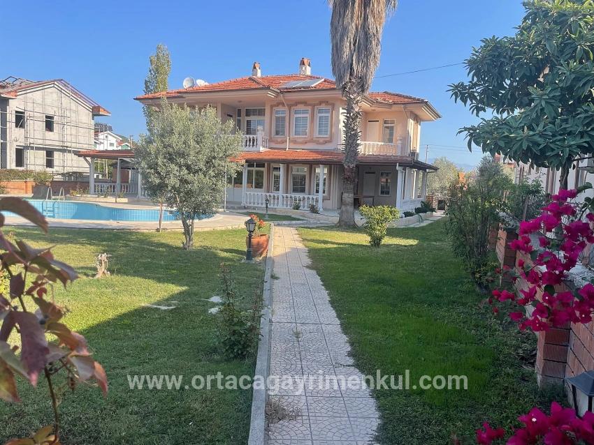 Ortaca Dalyan Mah. Satılık 4+1 Villa - 1.000 m²