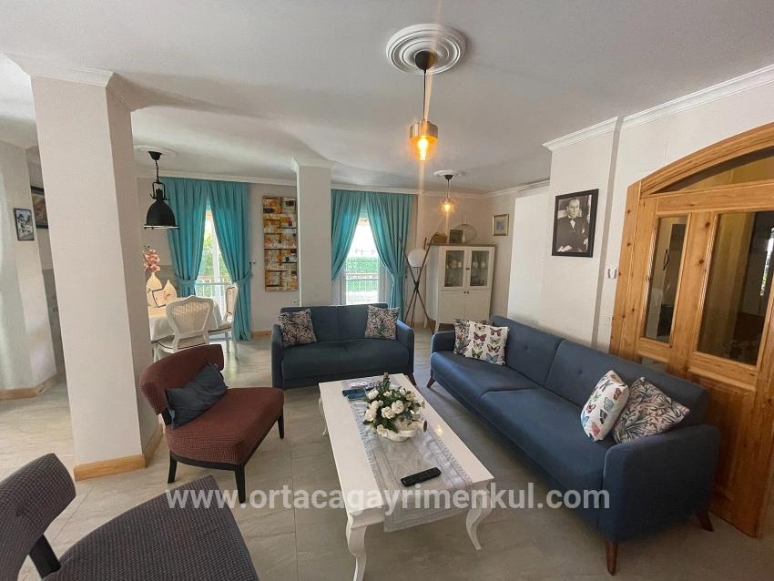 Ortaca Dalyan Mah. Satılık 4+1 Villa - 720 m²