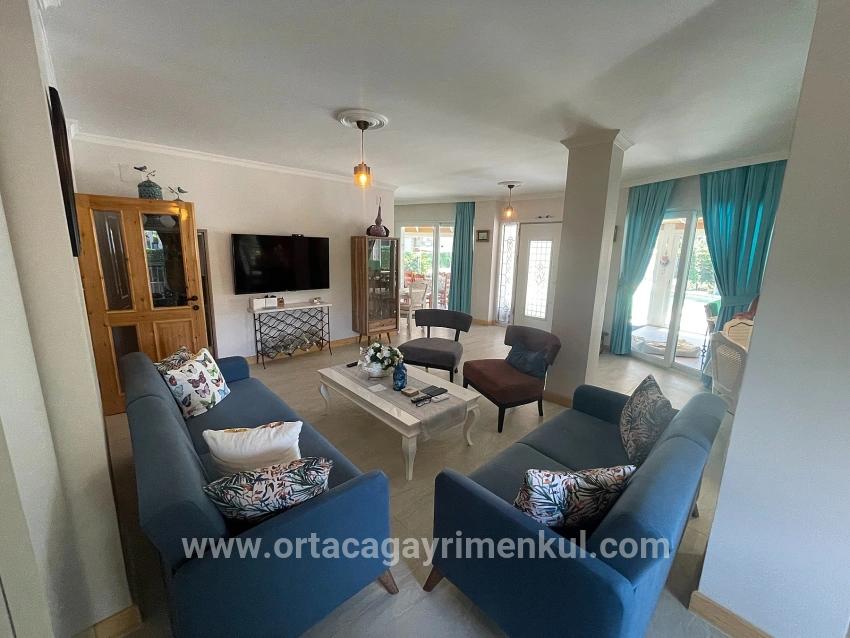 Ortaca Dalyan Mah. Satılık 4+1 Villa - 720 m²