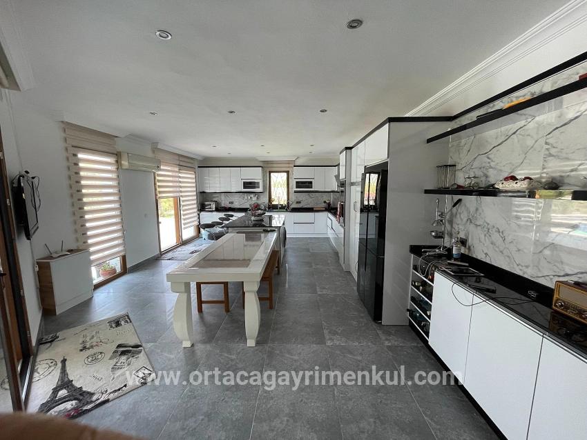 Ortaca Dalyan Mah. Satılık 4+1 Villa - 7.000 m²