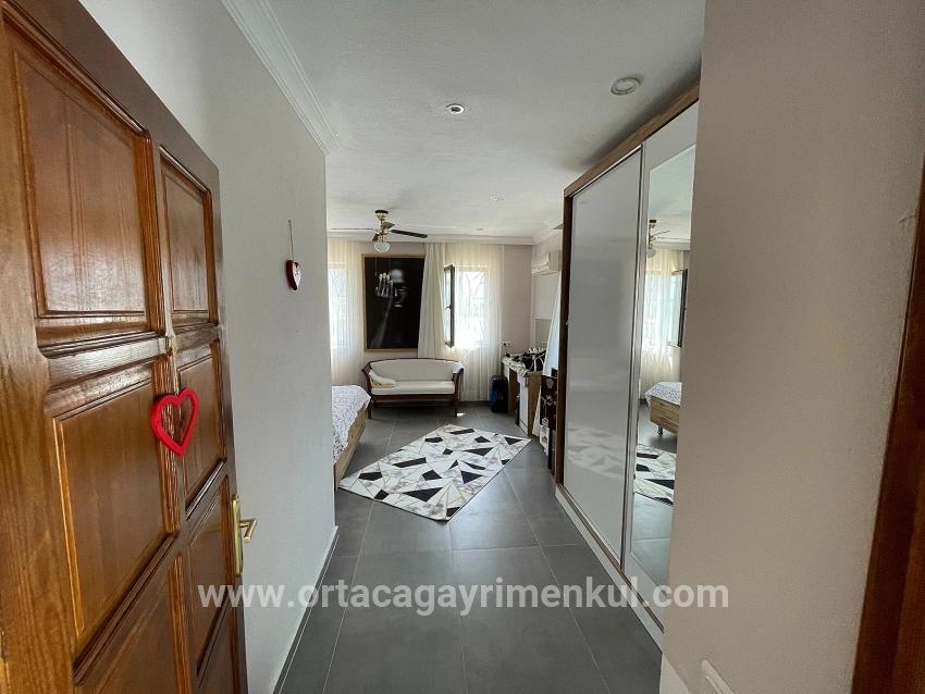 Ortaca Dalyan Mah. Satılık 4+1 Villa - 7.000 m²