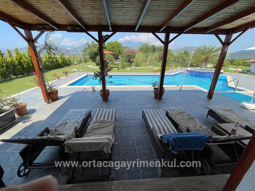 Ortaca Dalyan Mah. Satılık 4+1 Villa - 7.000 m²